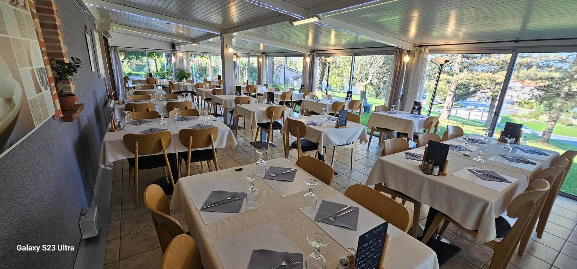 Hotel Restaurant Du Lac Graulhet Exterior foto